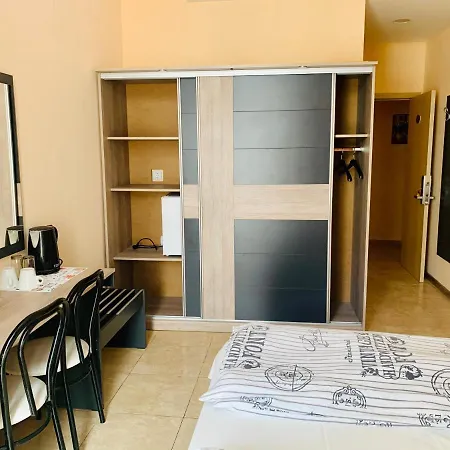 Agora בית הארחה 4*