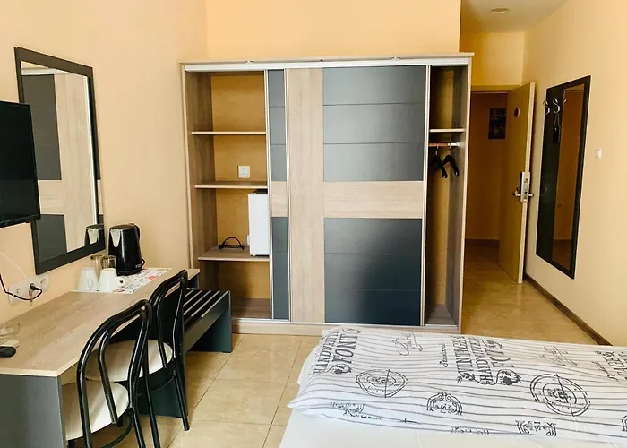 Agora בית הארחה 4*